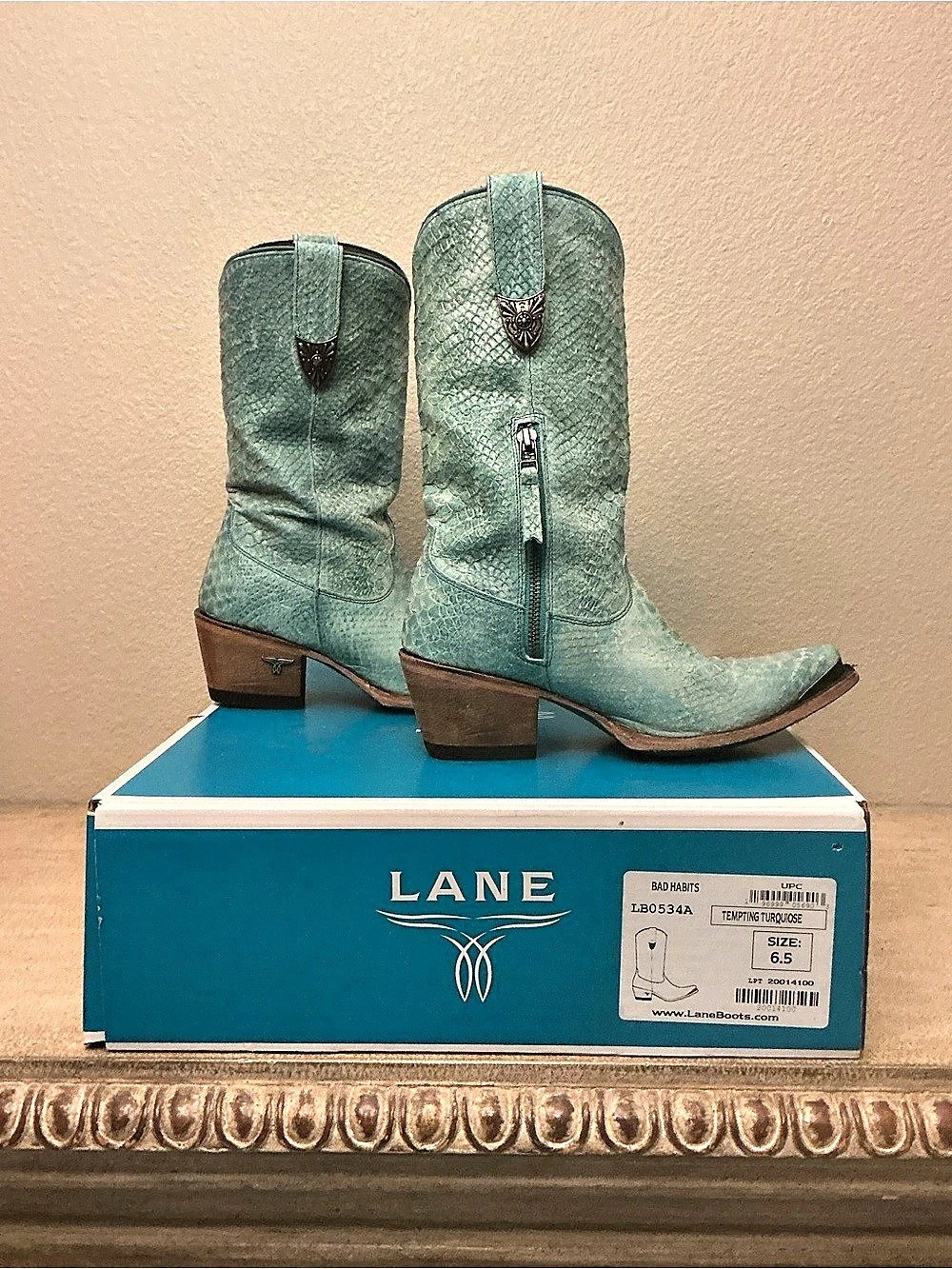 Lane Western Embossed Boots in Green US 6.5 Like New